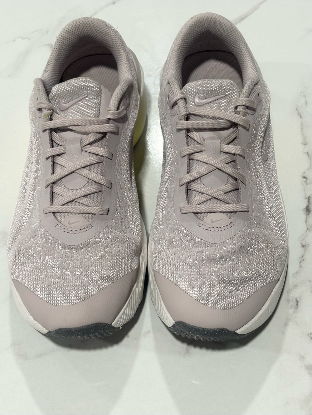 Nike Versair Women’s Training Shoes Platinum Violet DZ3547-003 Size 9.5